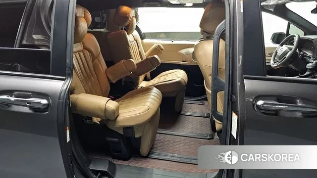 Toyota Sienna 4th Generation 2023 Серый из Кореи, фото 3