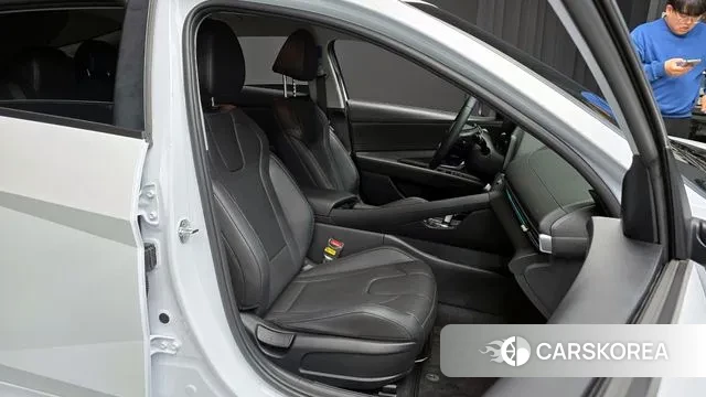 Hyundai The New Avante (CN7) 2024 Белый из Кореи, фото 3