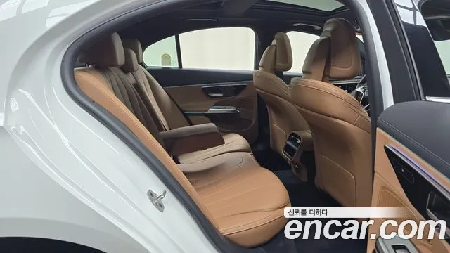 Mercedes-Benz E-Class W214 2024 Белый из Кореи, фото 3