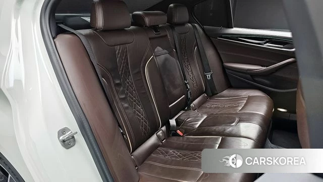 BMW 5 Series (G30) 2021 Белый из Кореи, фото 3