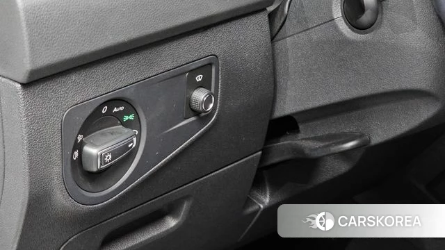 Volkswagen Tiguan second Generation 2022 Белый из Кореи, фото 3