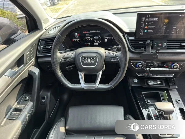Audi Q5L 2021 Темно-серый из Китая, фото 3