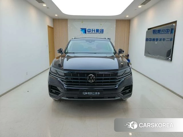 Volkswagen Touareg 2022 Черный из Китая, фото 3