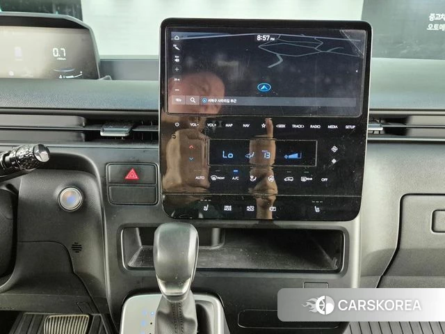 Hyundai Staria 2023 Черный из Кореи, фото 3