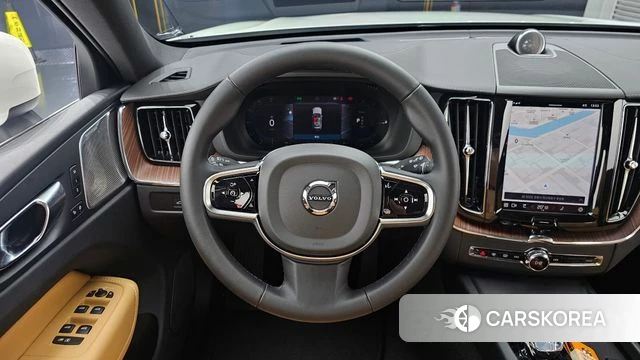 Volvo XC60 second Generation 2024 Белый из Кореи, фото 3