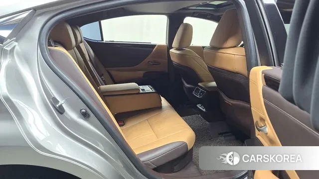 Lexus ES300h 7th generation 2020 Серебристо-серый из Кореи, фото 3