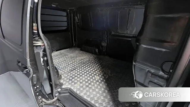 Hyundai Staria 2023 Черный из Кореи, фото 3