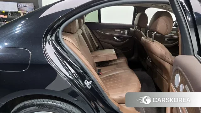 Mercedes-Benz E-Class W213 2018 Черный из Кореи, фото 3