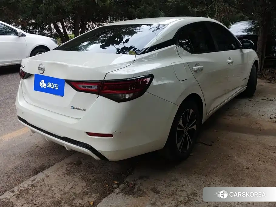 Nissan Sylphy 2023 Белый из Китая, фото 3