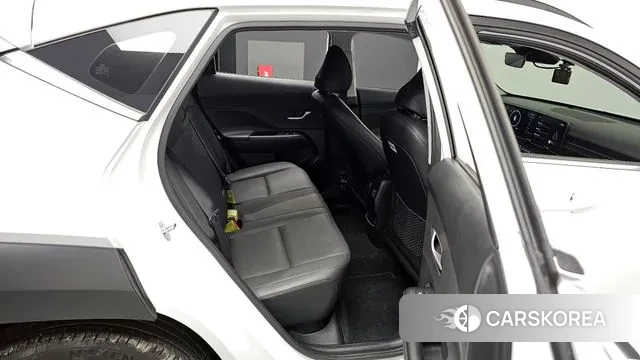 Hyundai Kona (SX2) 2023 Белый из Кореи, фото 3