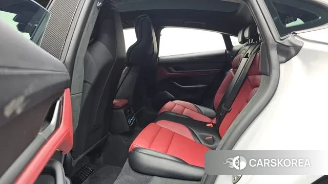 Porsche Taycan 2024 Серебристо-серый из Кореи, фото 3