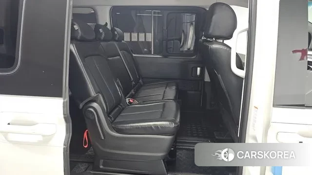 Hyundai Staria 2023 Белый из Кореи, фото 3