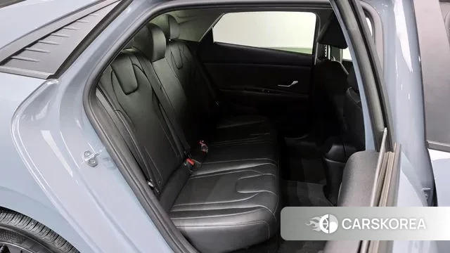 Hyundai Avante Hybrid (CN7) 2020 Светло-серебряный цвет из Кореи, фото 3