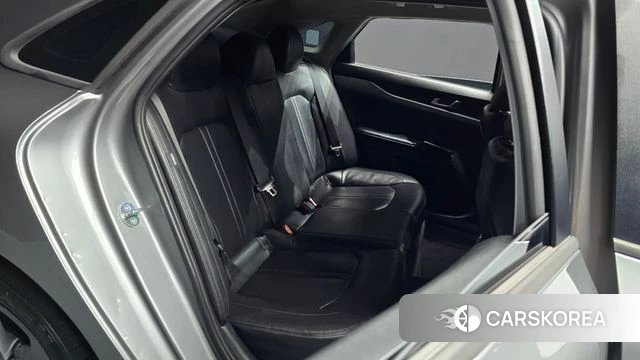 Kia K5 3rd generation 2022 Серебристо-серый из Кореи, фото 3