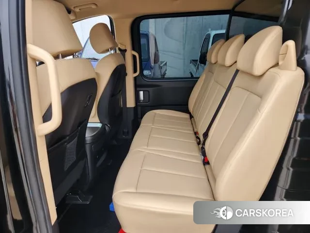 Hyundai Staria 2023 Черный из Кореи, фото 3