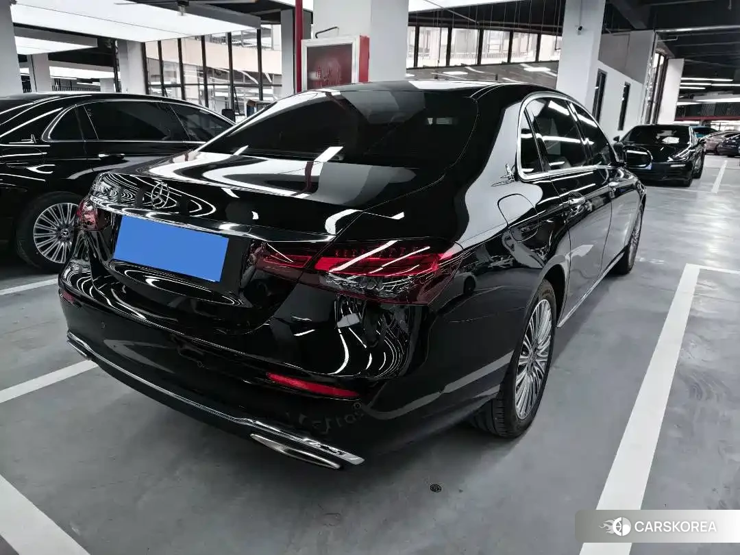 Mercedes-Benz E-Class 2023 Черный из Китая, фото 3