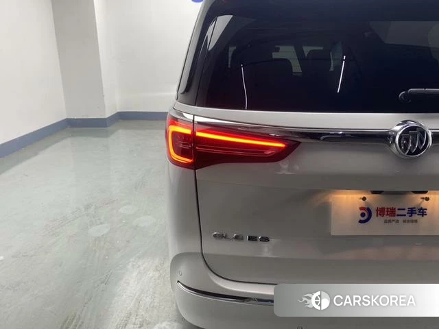 Buick GL8 2024 Белый из Китая, фото 3