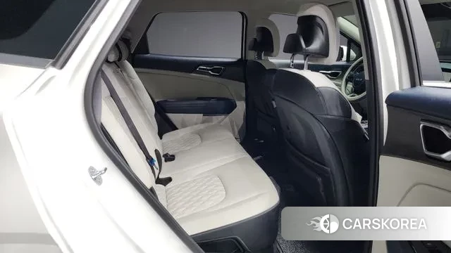 Kia Sportage 5th Generation Hybrid 2024 Белый из Кореи, фото 3