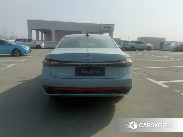 Volkswagen Passat 2026 Синий из Китая, фото 3