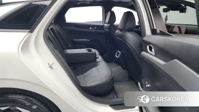 Kia The New K5 3rd generation 2024 Белый из Кореи, фото 3