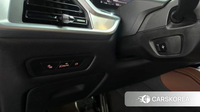 BMW X6 (G06) 2024 Цвет галактики из Кореи, фото 3