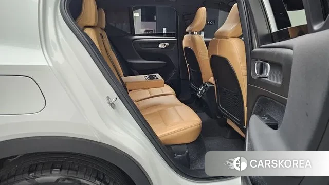 Volvo XC40 2021 Белый из Кореи, фото 3