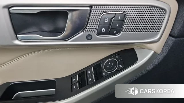 Ford Explorer 6th Generation 2021 Белый из Кореи, фото 3