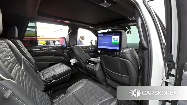 Cadillac Escalade 5th Generation 2021 Белый из Кореи, фото 3