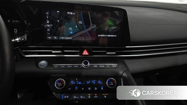 Hyundai Avante (CN7) 2021 Серебристо-серый из Кореи, фото 3