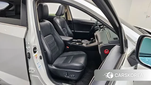 Lexus NX300h 2018 Белый из Кореи, фото 3