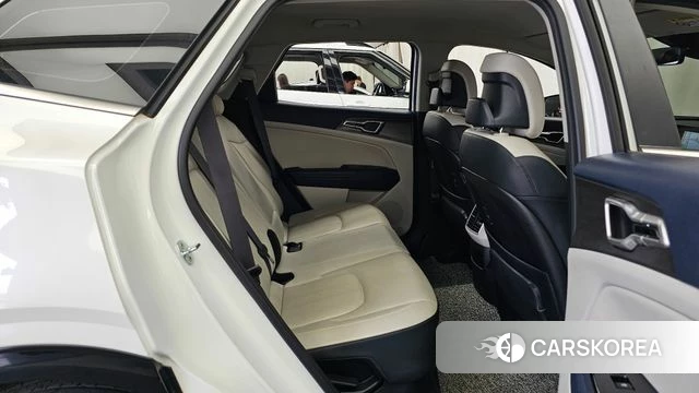 Kia Sportage 5th Generation Hybrid 2022 Белый из Кореи, фото 3