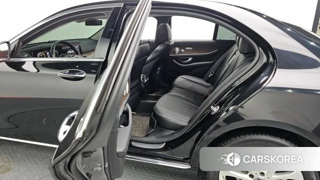 Mercedes-Benz E-Class W213 2020 Черный из Кореи, фото 3