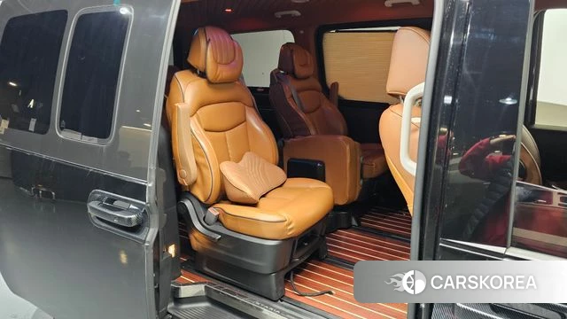 Hyundai Staria 2023 Черный из Кореи, фото 3