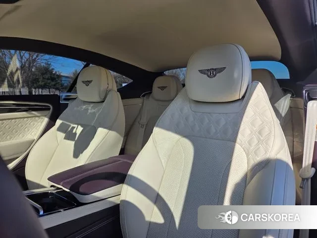 Bentley Continental GT 3rd Generation 2023 Жемчужный цвет из Кореи, фото 3