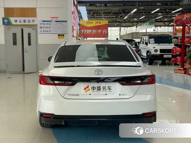 Toyota Camry 2025 Белый из Китая, фото 3
