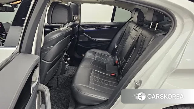 BMW 5 Series (G30) 2021 Белый из Кореи, фото 3