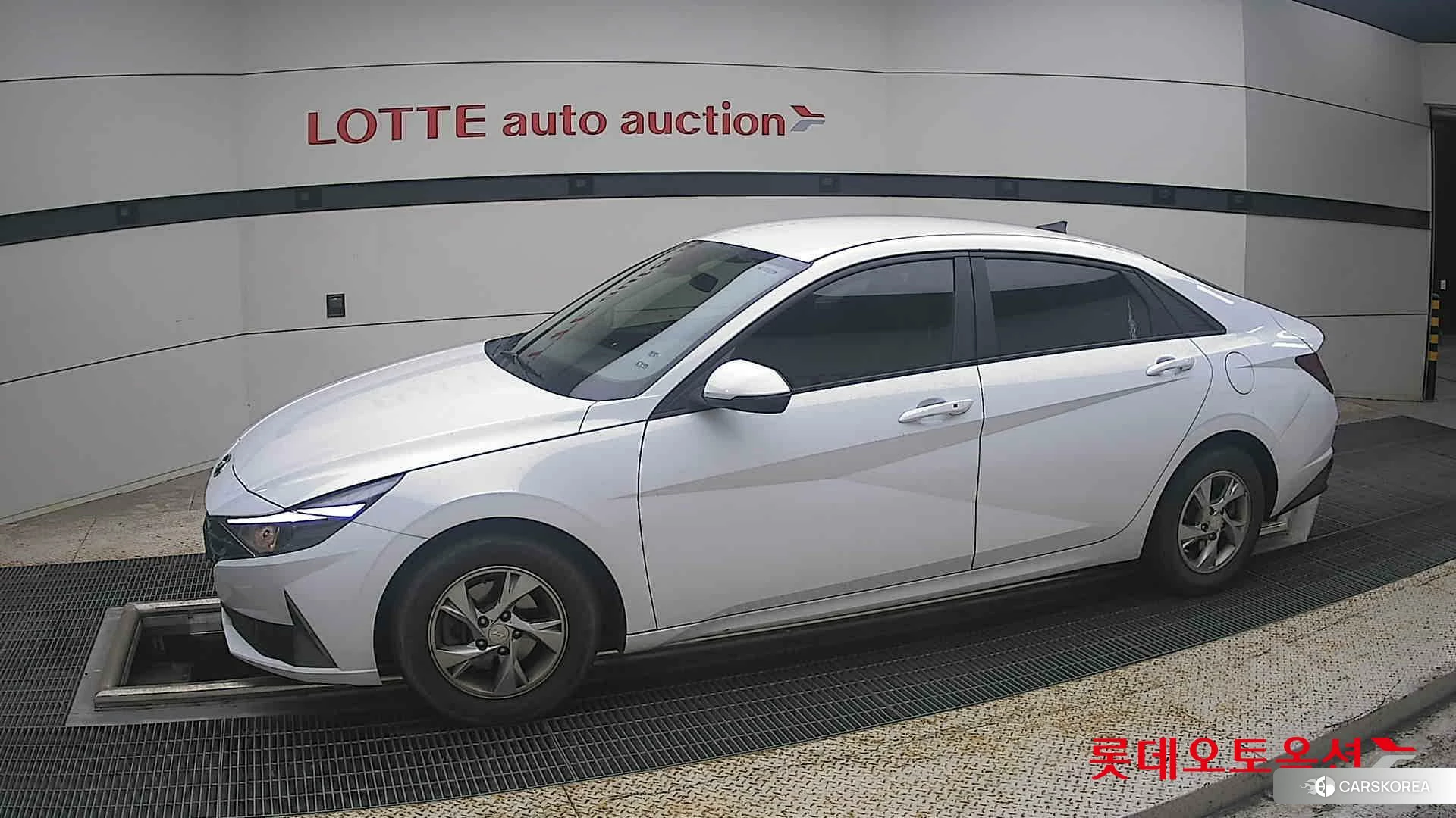 Hyundai Avante 2021 Polar White из Кореи, фото 3