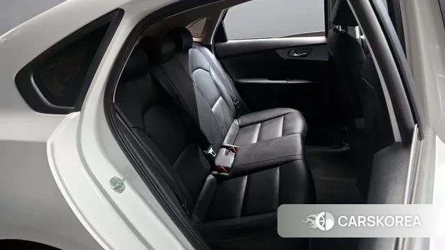 Kia The New K3 2nd generation 2021 Белый из Кореи, фото 3