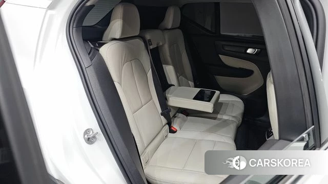 Volvo XC40 2025 Белый из Кореи, фото 3
