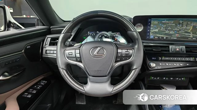 Lexus ES300h 7th generation 2023 Белый из Кореи, фото 3