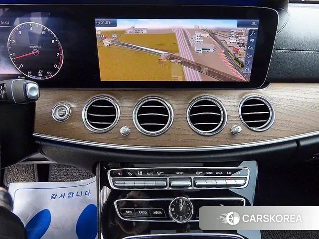 Mercedes-Benz E-Class W213 2018 Синий из Кореи, фото 3