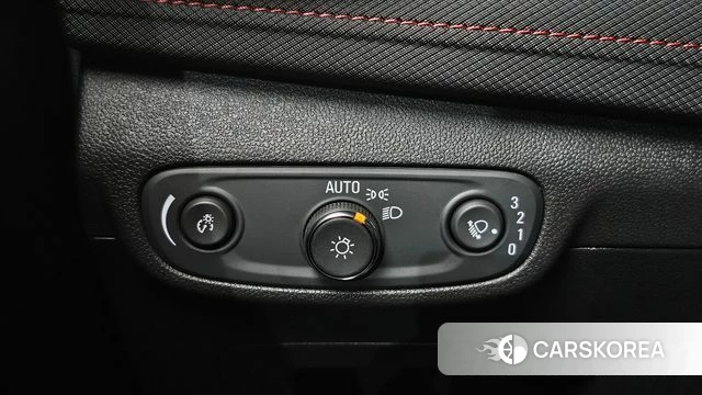 Chevrolet (GM Daewoo) The New Trail Blazer 2024 Белый из Кореи, фото 3