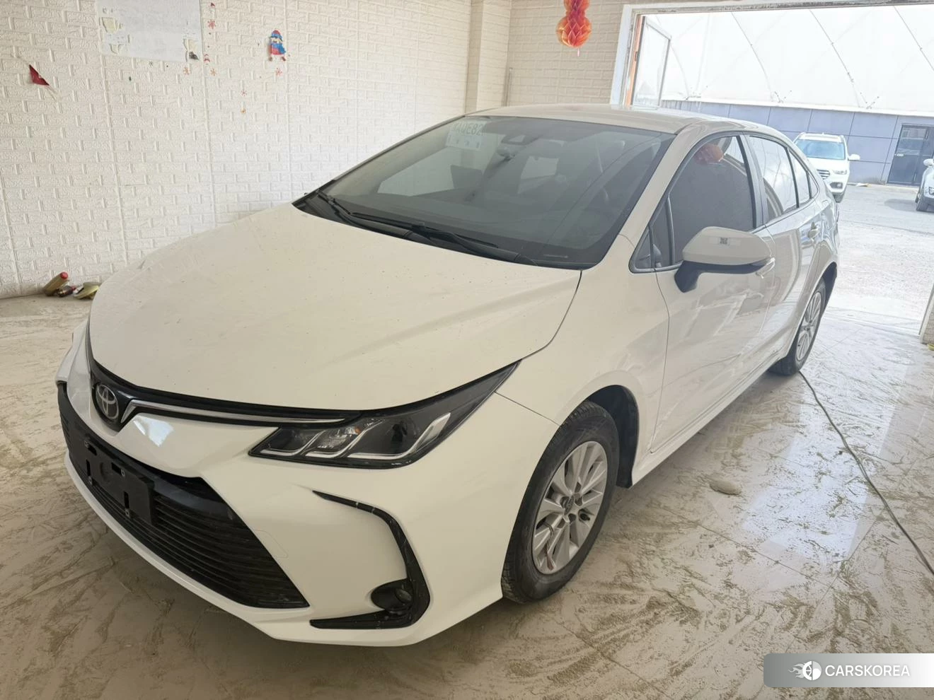 Toyota Corolla 2023 Белый из Китая, фото 3