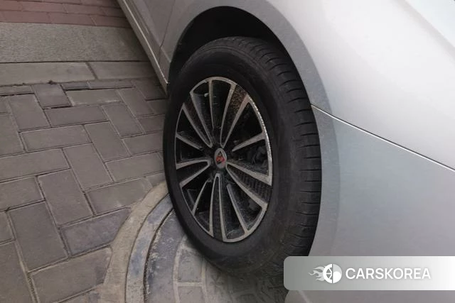 Roewe Ei5 2021 Серебристо-серый из Китая, фото 3
