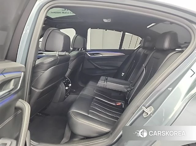 BMW 5 Series (G30) 2019 Серебристо-серый из Кореи, фото 3