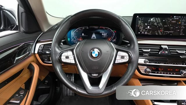 BMW 5 Series (G30) 2022 Черный из Кореи, фото 3