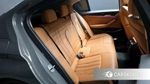BMW 5 Series (G30) 2021 Серебристо-серый из Кореи, фото 3
