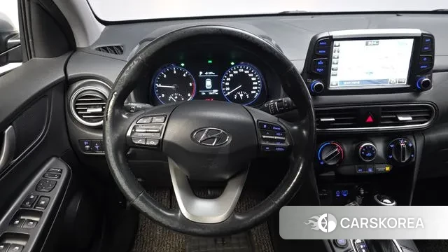 Hyundai Kona 2018 Светло-серебряный цвет из Кореи, фото 3