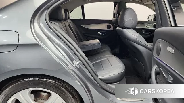 Mercedes-Benz E-Class W213 2018 Серый из Кореи, фото 3