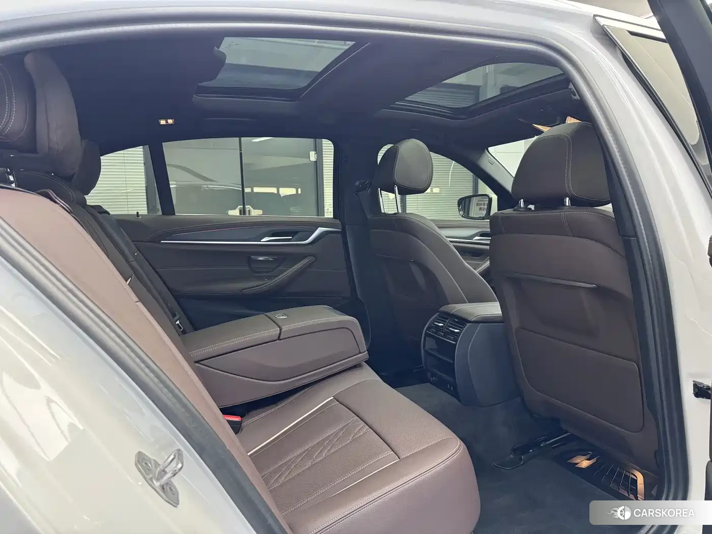BMW 5 series 2023 Белый из Китая, фото 3